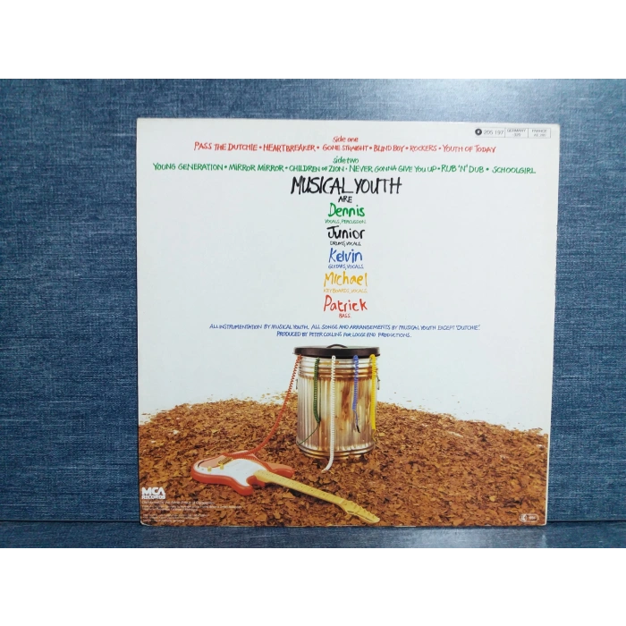 MUSICAL YOUTH OF TODAY PASS THE DUTCHIE