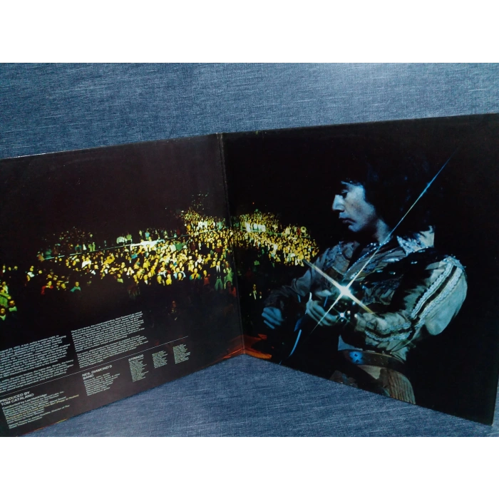 NEIL DIAMOND HOT AUGUST NIGHTS  2 LP