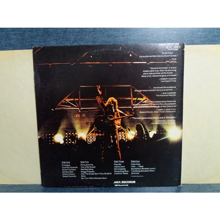 NEIL DIAMOND HOT AUGUST NIGHTS  2 LP ( U.K TOP COPY)