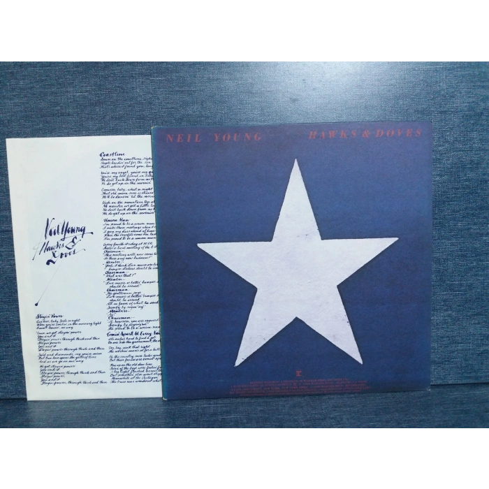 NEIL YOUNG HAWKS DOVES MUSIC LP
