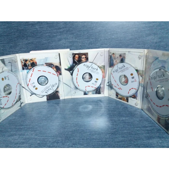 NIP TUCK FIRST SEASON 5 DVD BOX (İNGİLİZCE)