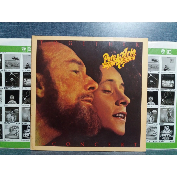 PETE SEEGER ARLO GUTHRIE TOGETHER IN CONCERT 2 LP