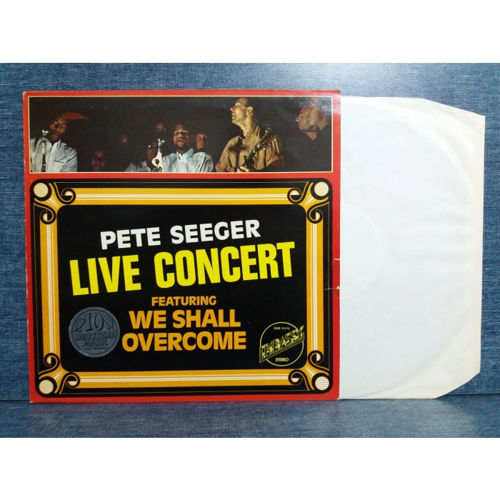 PETE SEEGER LIVE CONCERT FEAT WE SHALL