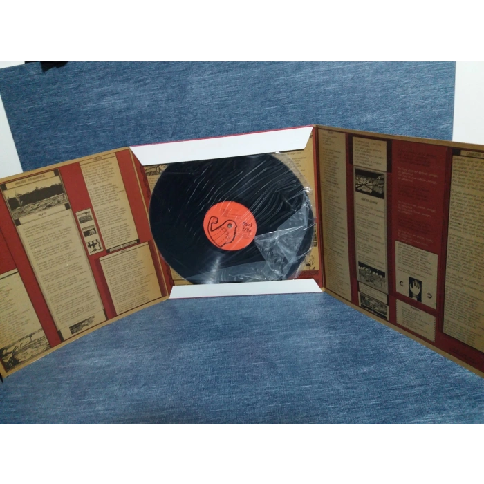 QUILAPAYUN SANTA MARIA DE IQUIQUE MUSIC LP ALBUM