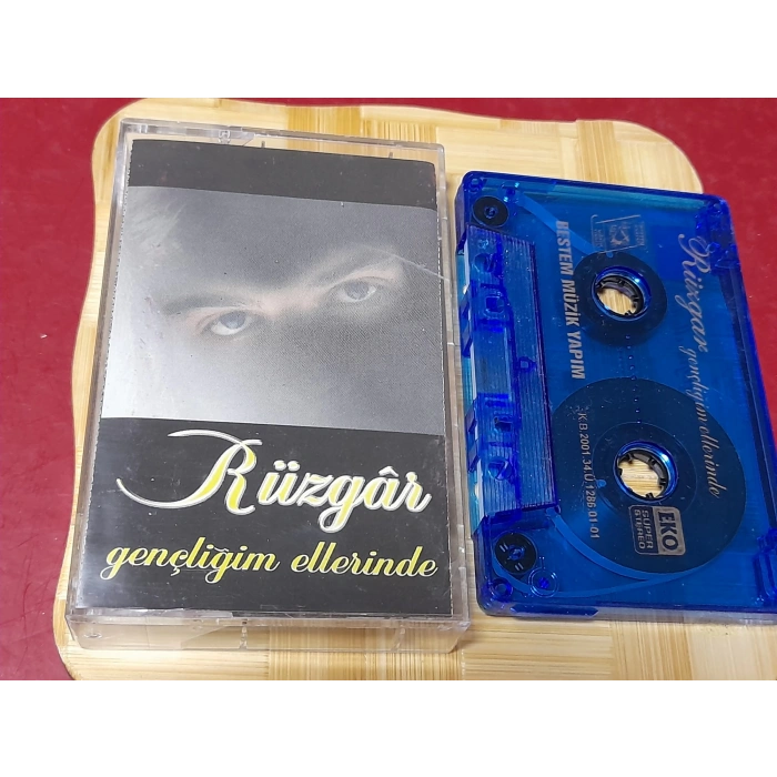 RÜZGAR GENÇLİĞİM ELLERİNDE MÜZİK KASET