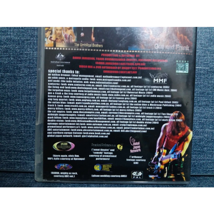 SAMPLE AUSTRALIAN ENTERTAINMENT ROCK KONSER DVD