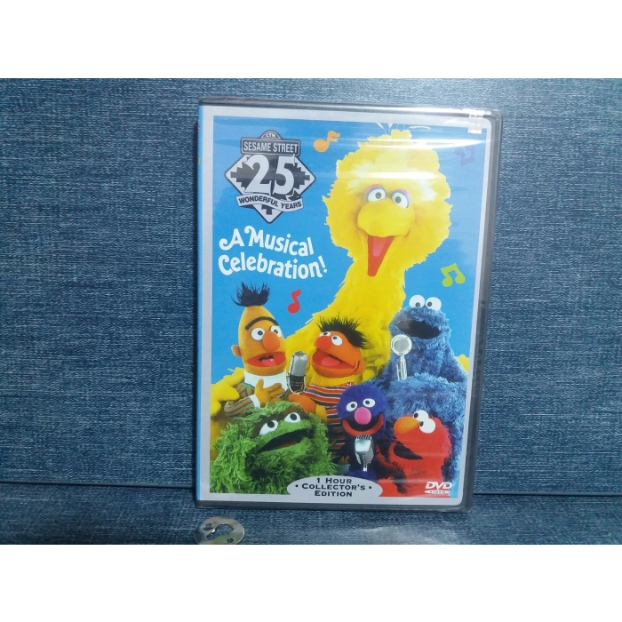 SESAME STREET A MUSICAL CELEBRATION DVD (SIFIR)