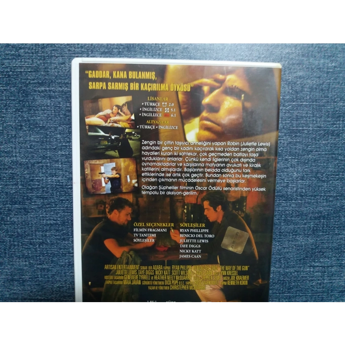 SİLAHLARIN GÖLGESİNDE DVD FİLM