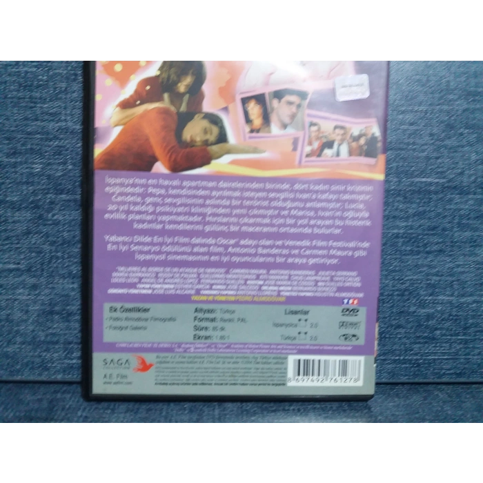 SİNİR KRİZİNİN EŞİĞİNDEKİ KADINLAR DVD FİLM