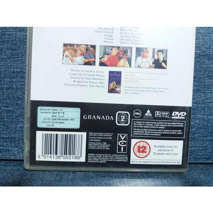 THE ROYALE FAIMLY DVD FİLM (İNGİLİZCE)