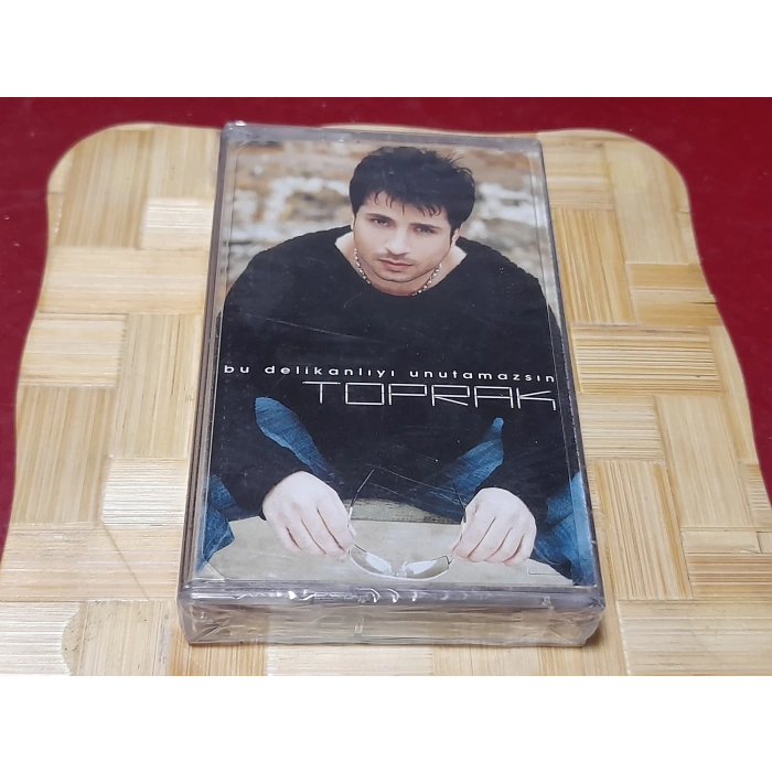 TOPRAK BU DELİKANLIYI UNUTAMAZSIN MÜZİK KASET