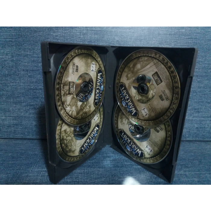 WORLD WAR CRAFT  PC OYUN (4 DISK)