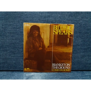 BILLIE JO SPEARS BLANKETON THE GROUND