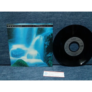 EN SONIC JUST A LITTLE BIT