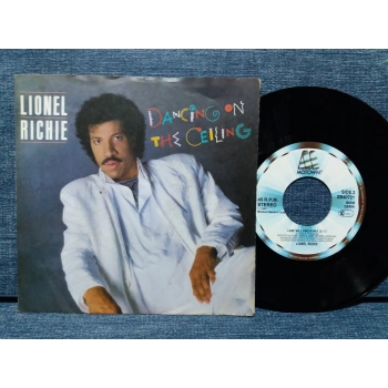 LIONEL RICHIE DANCING ON THE CEILING