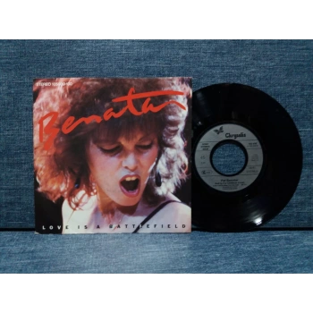 PAT BENATAR LOVEIS A BATTLEFIELD