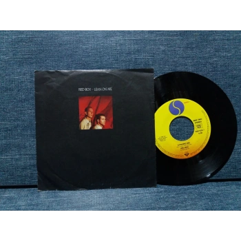 RED BOX LEAN ON ME - STINGING BEE