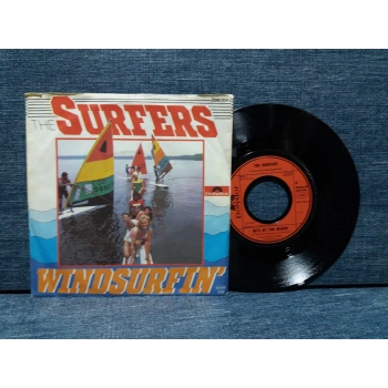 SURFERS WINDSURFIN