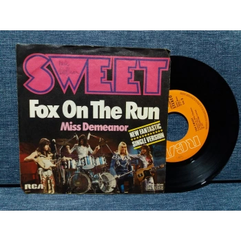 SWEET FOX ON THE RUN