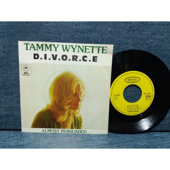 TAMMY WYNETTE DIVORCE