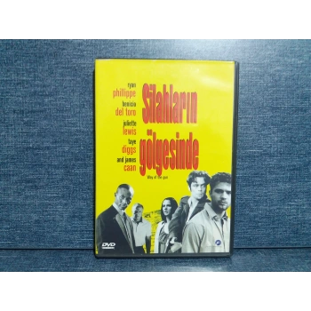 SİLAHLARIN GÖLGESİNDE DVD FİLM