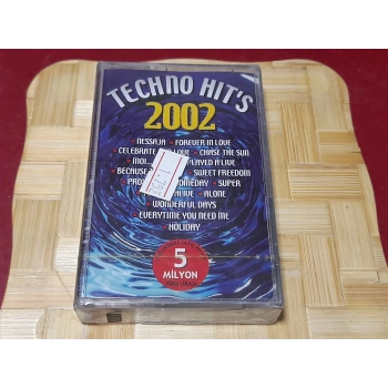 TECHNO HITS 2002 MÜZİK KASET