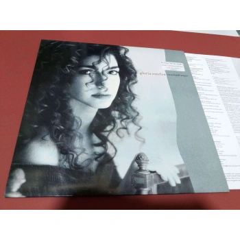 GLORIA ESTEFAN CUTS BOTH WAYS