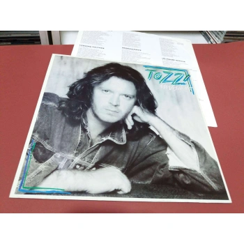 UNBERTO TOZZI INVISIBILE