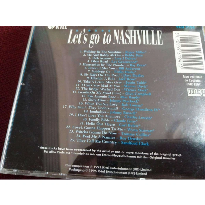 25 LEGENDARY COUNTRY HITS