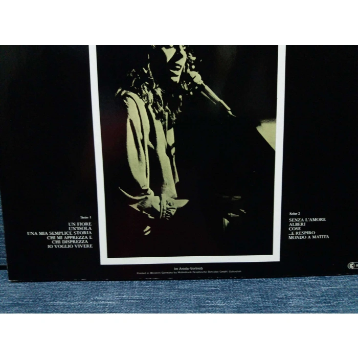 ALICE COSA RESTA UN FIORE