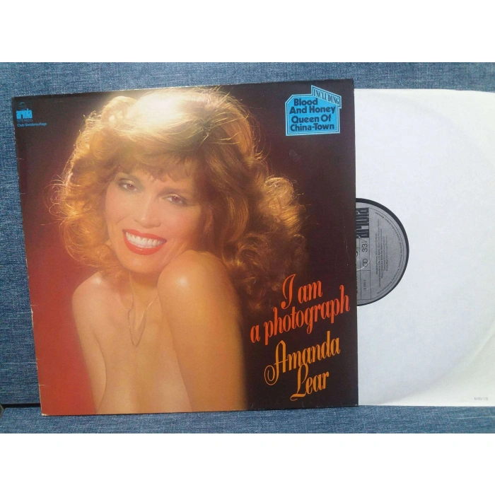 AMANDA LEAR PHOTOGRAPH