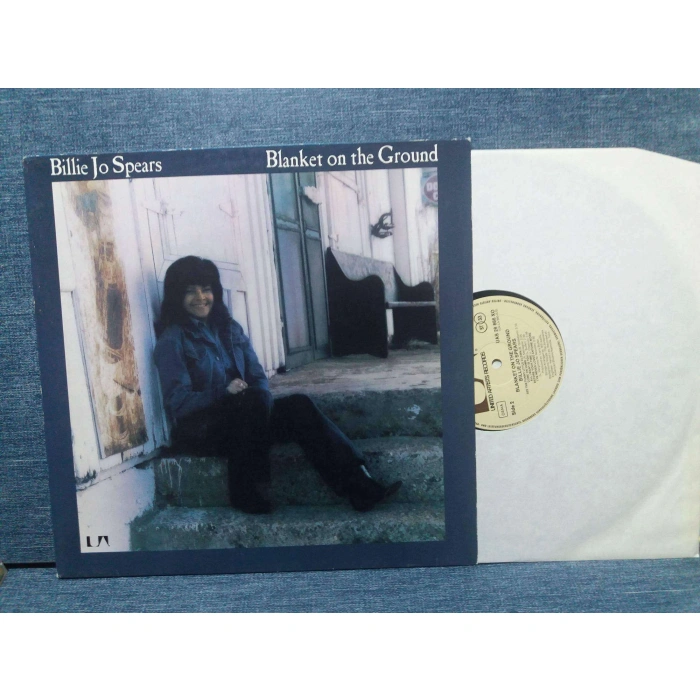 BILLIE JO SPEARS BLANKET ON THE GORUND