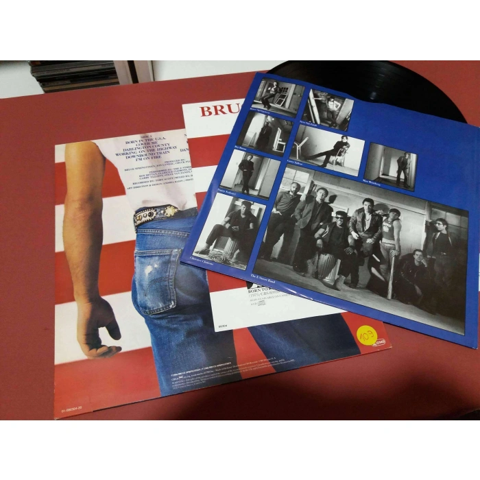BRUC SPRINGSTEEN BORN IN THE USA