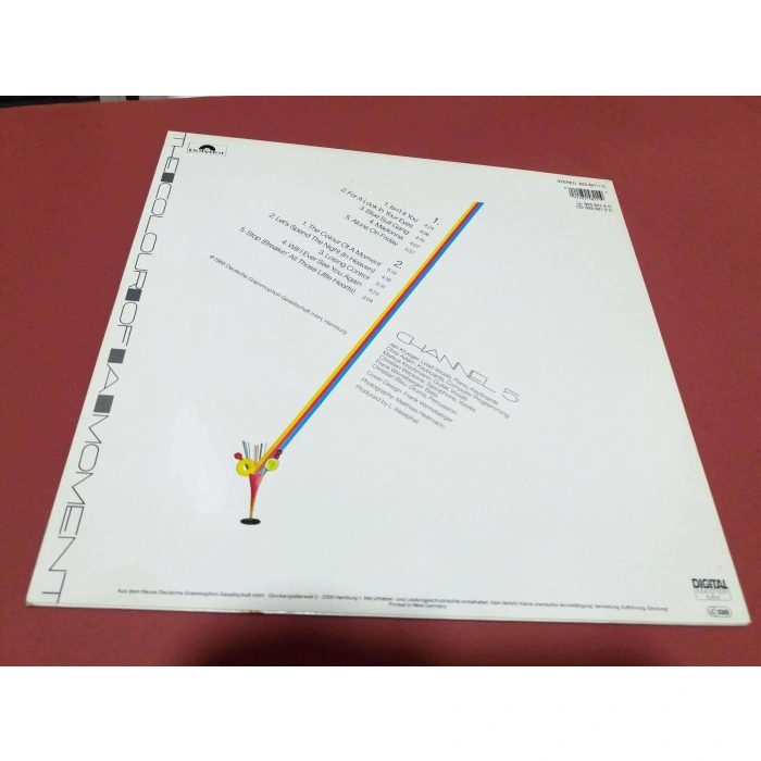 CHANNEL 5 COLOR OF MOMENT