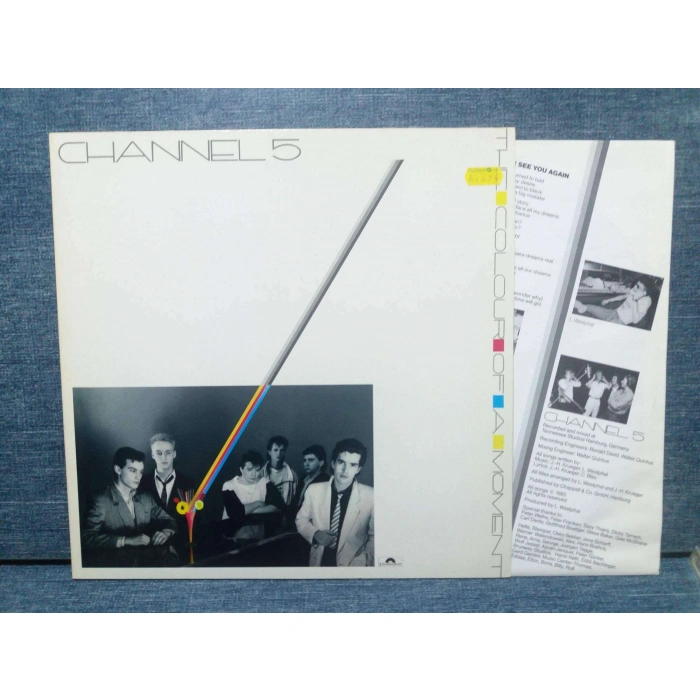 CHANNEL 5 COLOR OF MOMENT