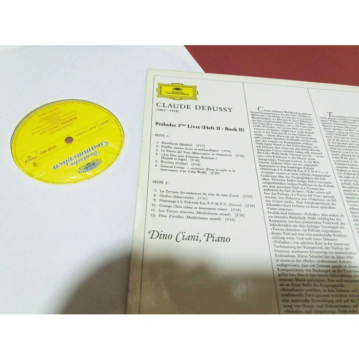 CLAUDE DEBUSSY PRELUDES LIVRE