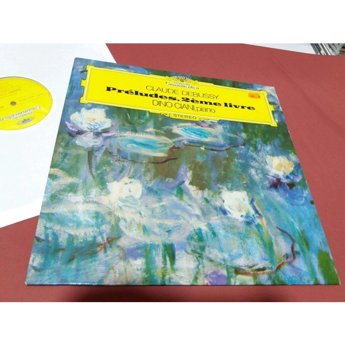 CLAUDE DEBUSSY PRELUDES LIVRE