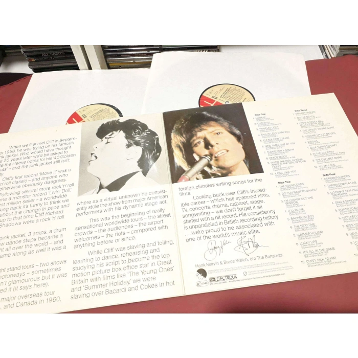 CLIFF RICHARD 40 GOLDEN GREATS    2 LP