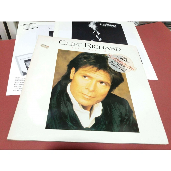 CLIFF RICHARD REMEMBER GREATS    2 LP