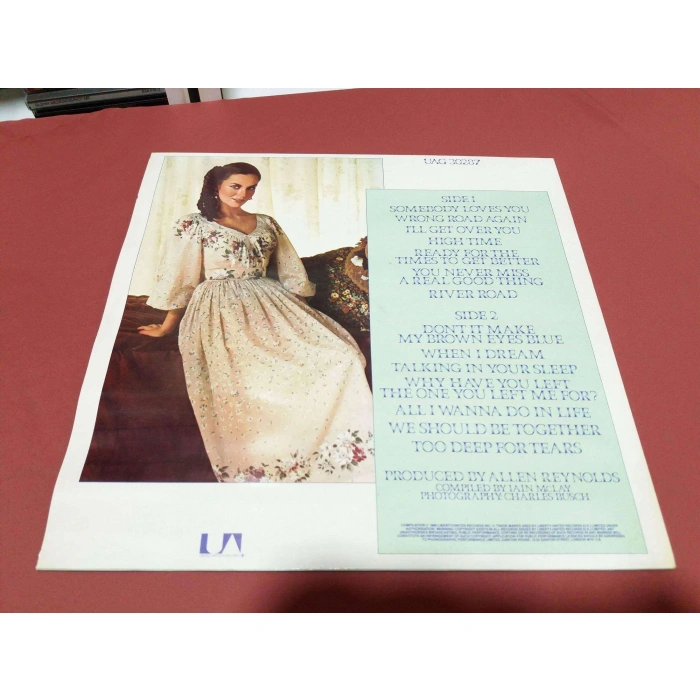 CRYSTAL GAYLE SINGLES ALBUM