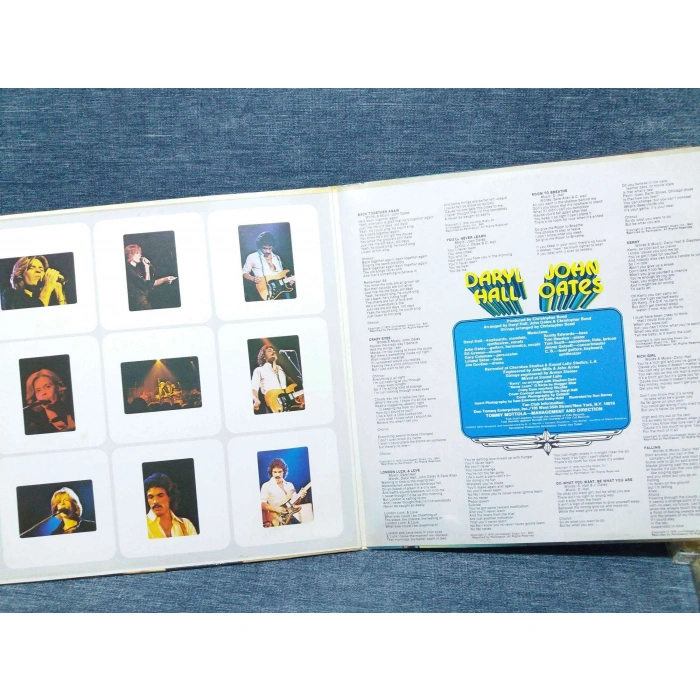 DARYL HALL JOHN OATES BIGGER THAN BOTH