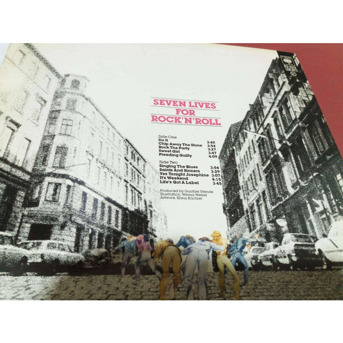 DIRTY DOGS SEVEN LIVES