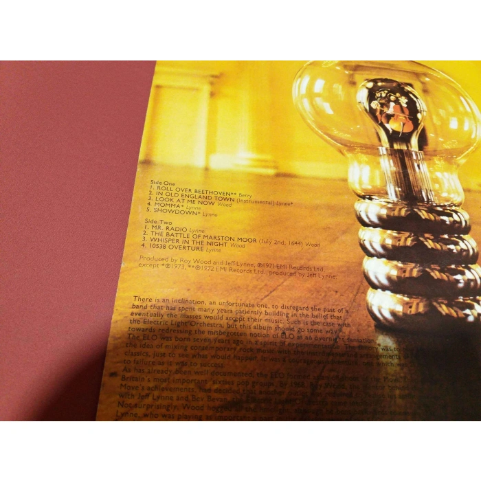 ELECTRIC LIGHT ORCHESTRA LIGHT SHINES