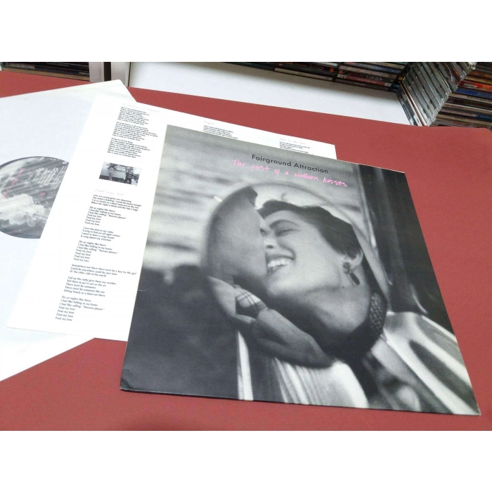 FAIRGROUND ATTRACTION MILLION KISSES