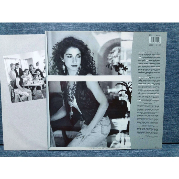 GLORIA ESTEFAN CUTS BOTH WAYS