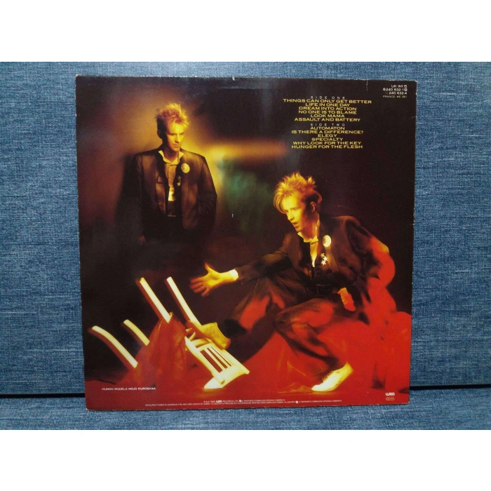 HOWARD JONES DREAM INTO ACTION