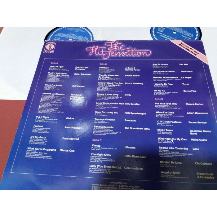 INTERNATIONAL HIT SENSATION 81-82 BEST   2 LP