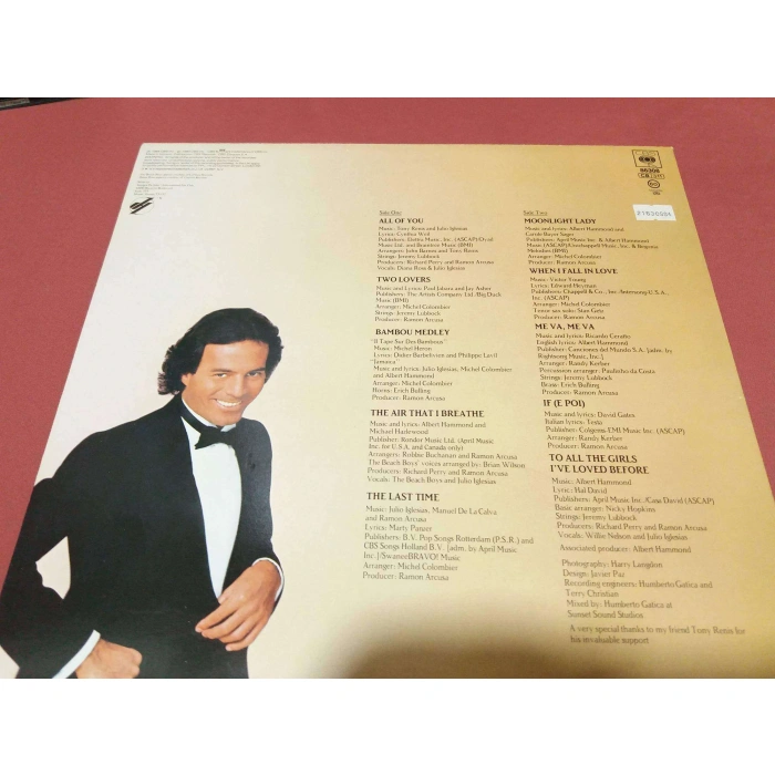 JULIO IGLESIAS 1100 AIR PLACE