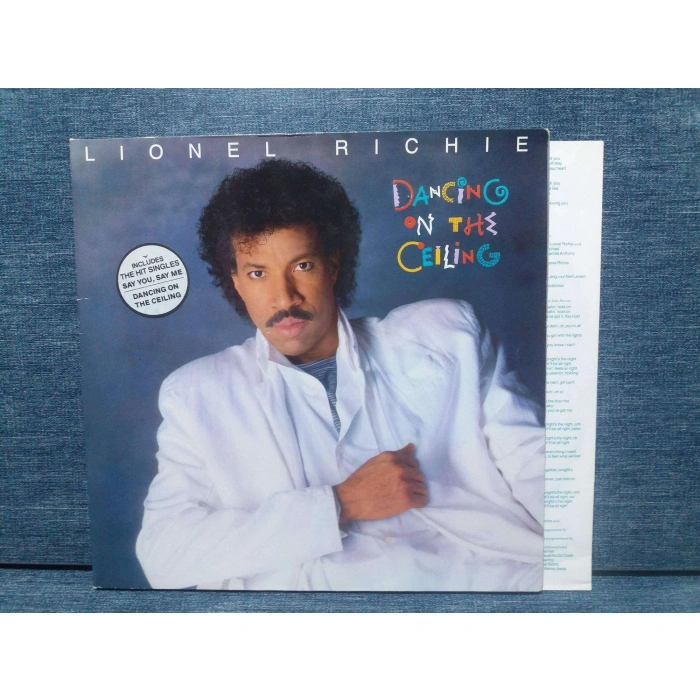 LIONEL RICHIE DANCING ON THE CEILING