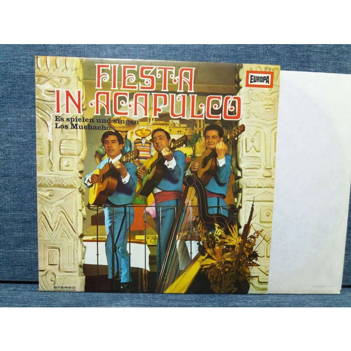LOS MUCHACHOS FIESTA IN ACAPULCO
